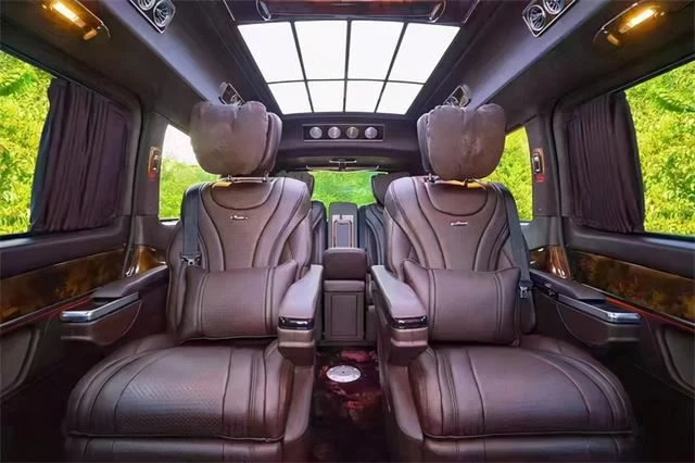 Mercedes-Benz V260L Feithicil Tráchtála Só Chustaim Barr Seacht Suíochán, Eag...