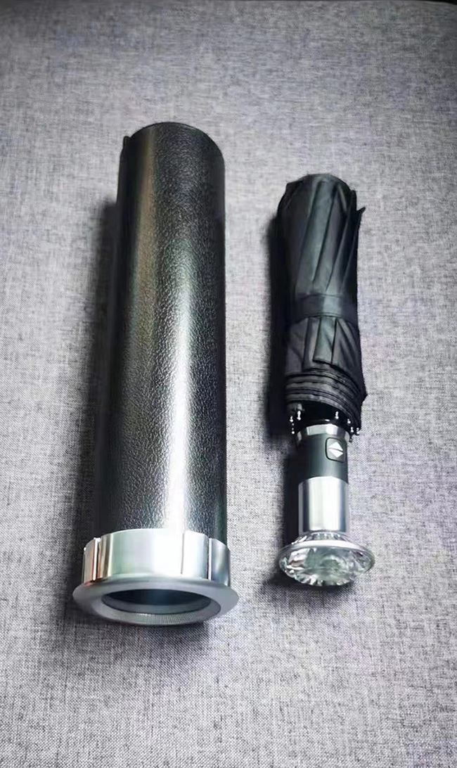 Is féidir an Ghléas Umbrella Car Crystal a Shuiteáil Ar an Deighilt nó ar an mBalla Istigh