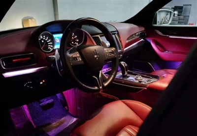 Athchóiríonn Maserati Levante 64-Soilse Timpeallachta datha Chun an Luach Inm...