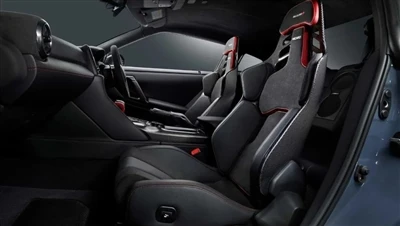 Nissan GT-R Athdheartha Arís. Cé chomh fada is féidir R35 a Dhíol?