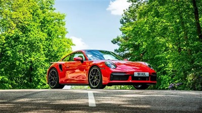 Porsche 911 Hibrid le Tosaigh Go luath an Samhradh seo